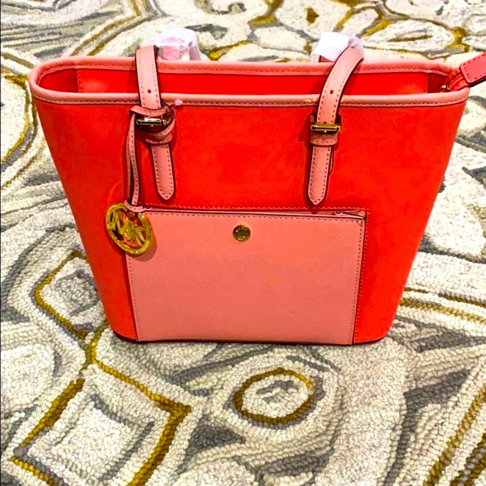 💕Michael Kors peach leather jet set tote NWT $198